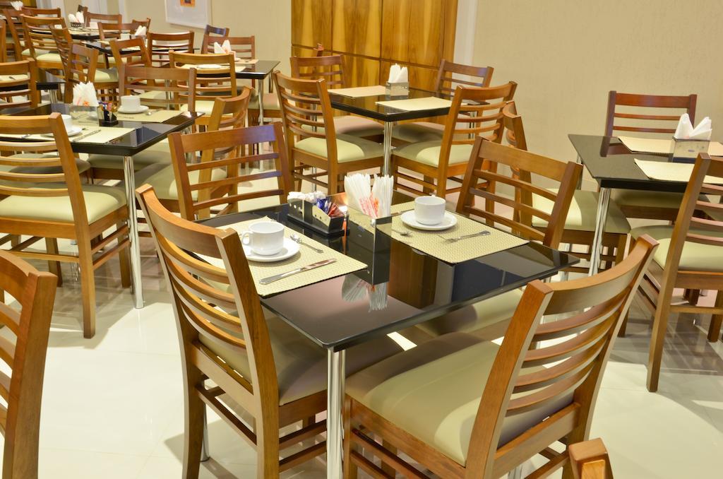 Capri Hotel Duque de Caxias Eksteriør billede